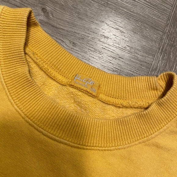 brandy melville cropped sweatshirt - Picture 2 of 3